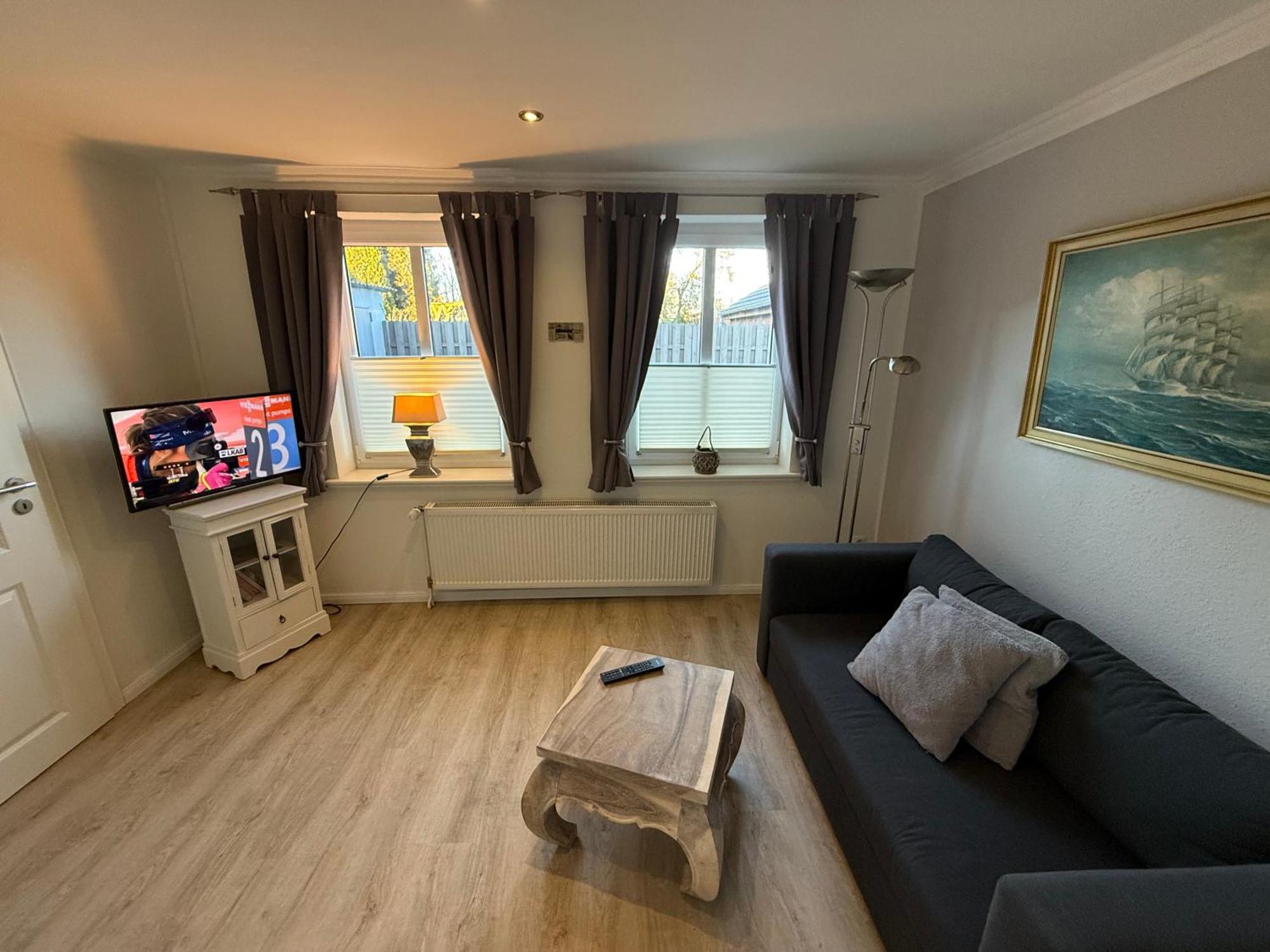 Ferienwohnung „Ole Karkenwech“ Husum-Roedemis Husum  Esterno foto
